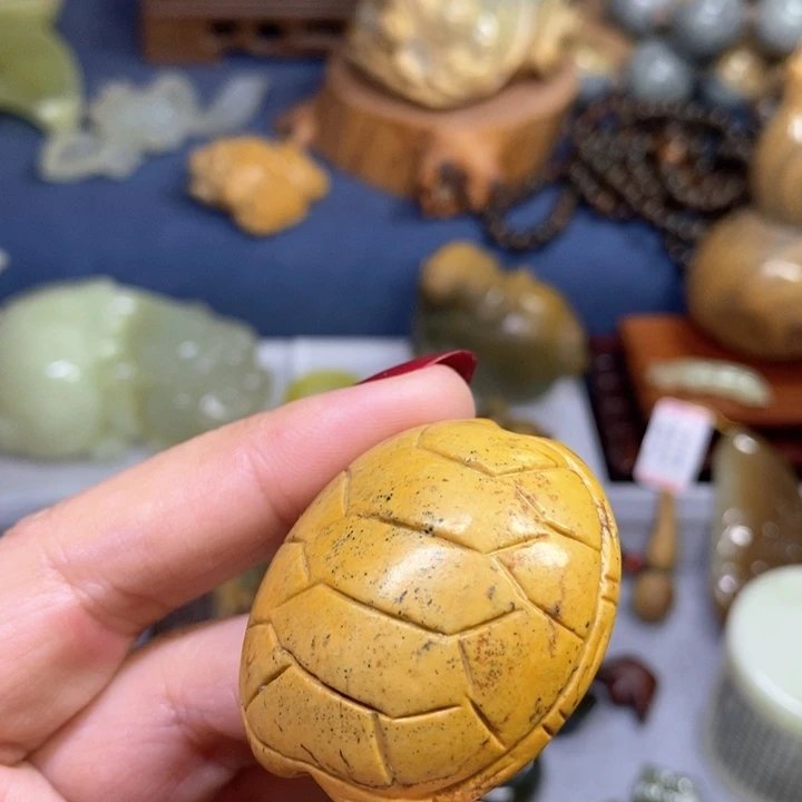 岫岩河磨玉（透闪石质玉）把件未镶嵌