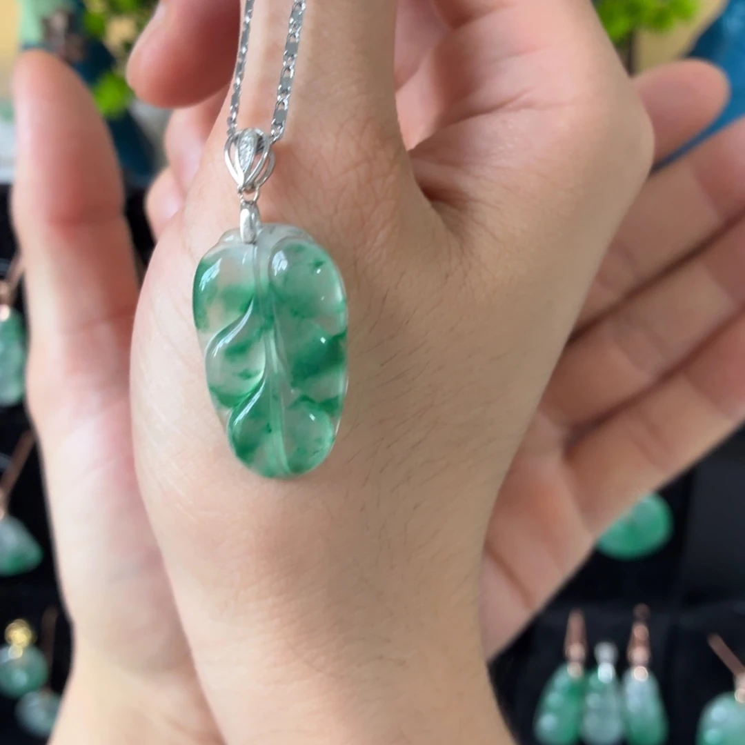 石英质玉未镶嵌颈饰