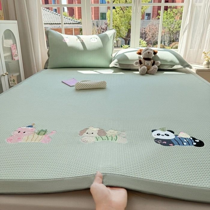 2025新款凉席冰丝凉席三件套夏季学生宿舍华夫格凉泡泡绣花凉席