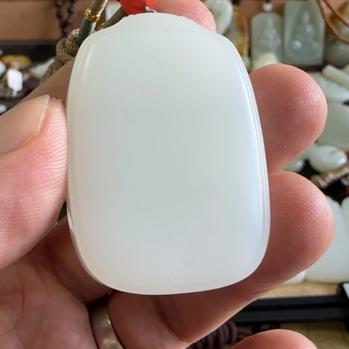 蓝***鲨和田玉未镶嵌颈饰