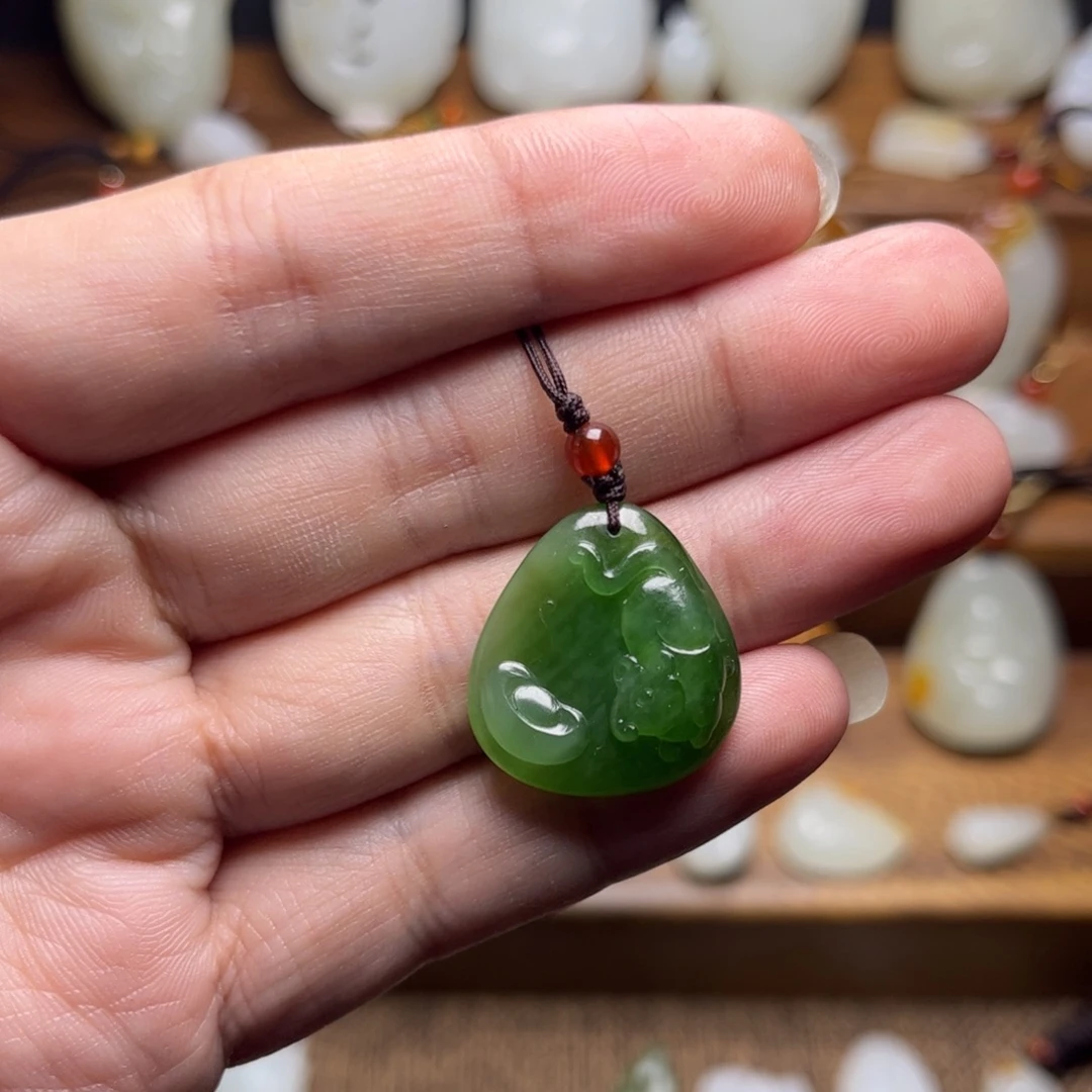 和田玉未镶嵌车挂