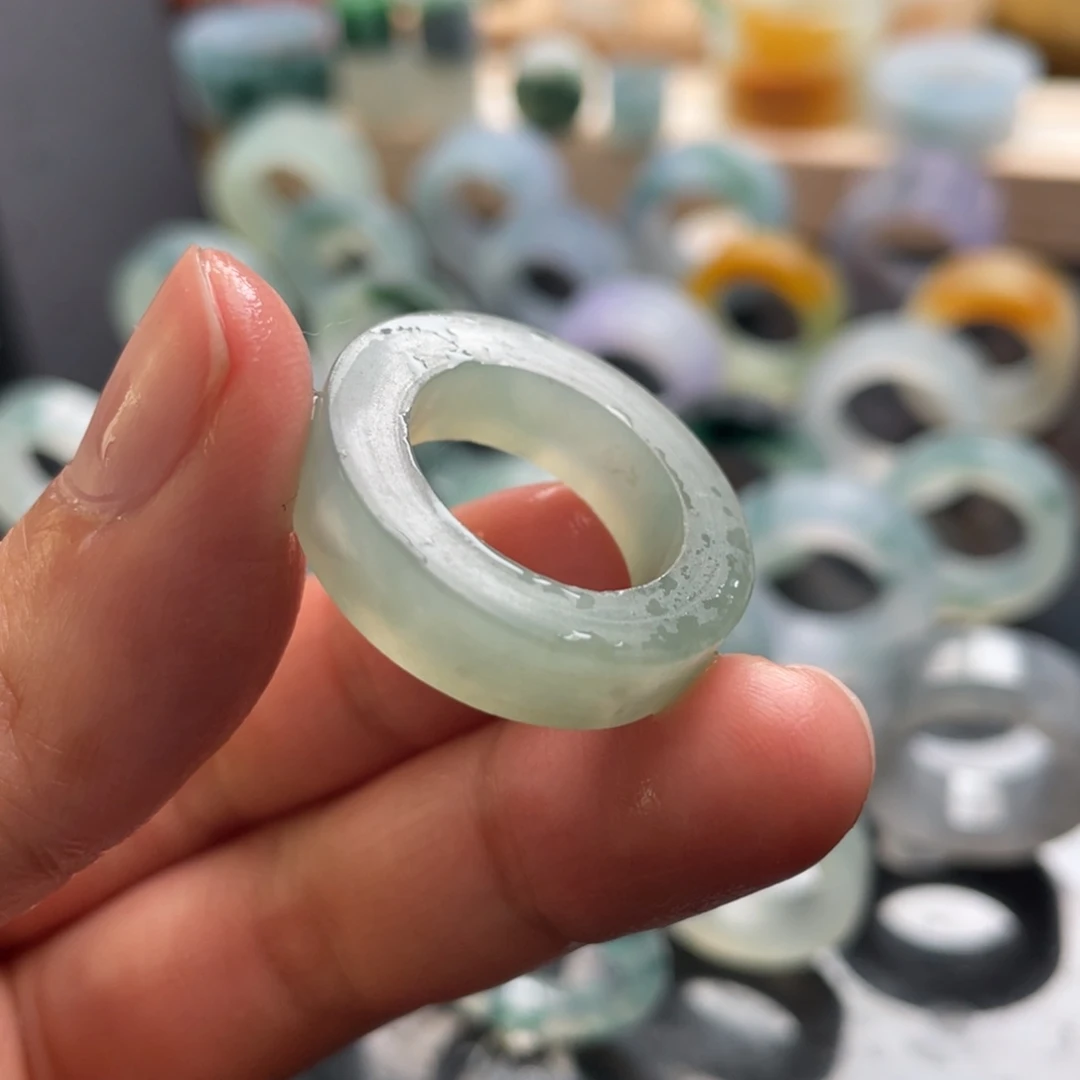 定制翡翠未镶嵌戒指