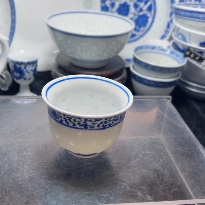 碗青花玲珑山清水秀小茶杯