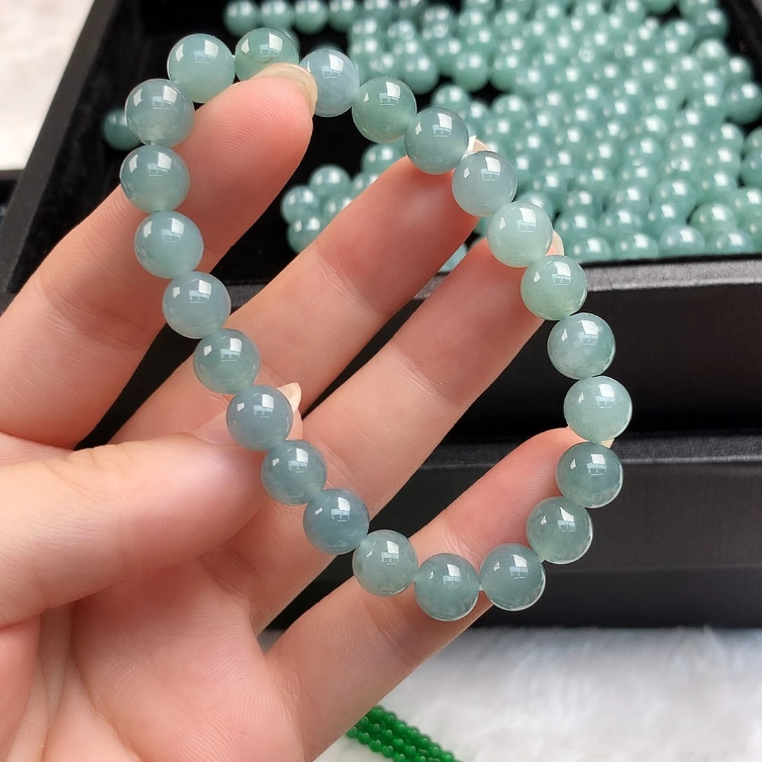 詹***~翡翠未镶嵌颈饰卡8的手串