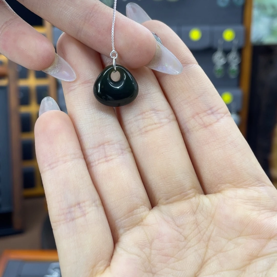 和田玉银S925镶嵌耳饰