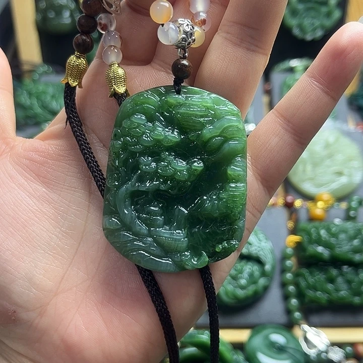 和田玉未镶嵌颈饰