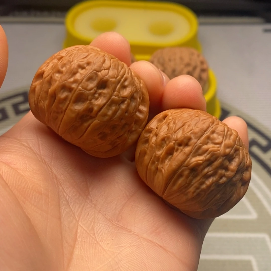 文玩核桃吊坠红皮40尺