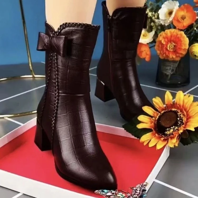 时尚百搭真皮秋冬加绒马丁靴女2024新款时装靴粗针咖色内增高女靴