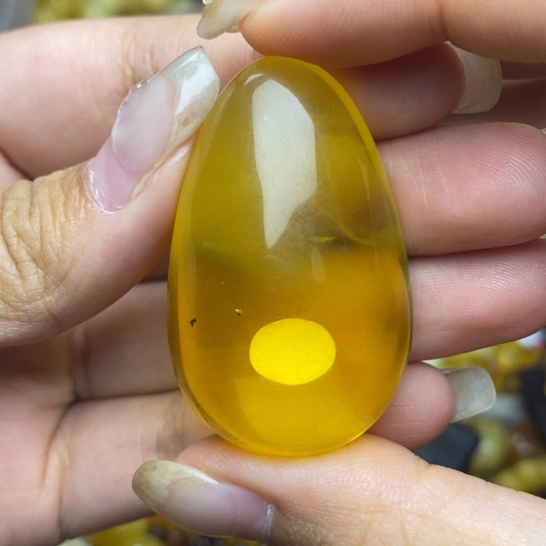未镶嵌琥珀珠宝奇石