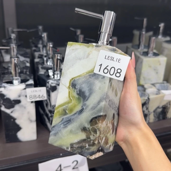 X1608.            暮