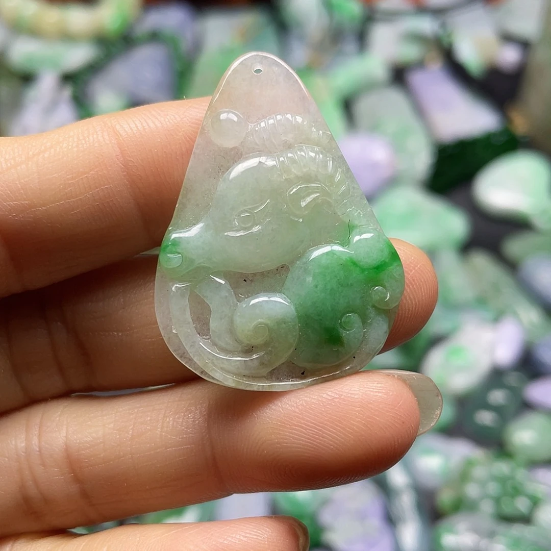 翡翠未镶嵌颈饰t**蔡翡翠吊坠