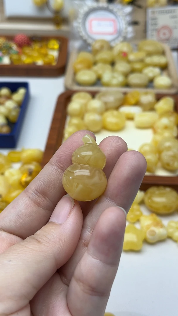 天然蜜蜡葫芦定制，卡29.7✖️19.4✖️15.1，5.2