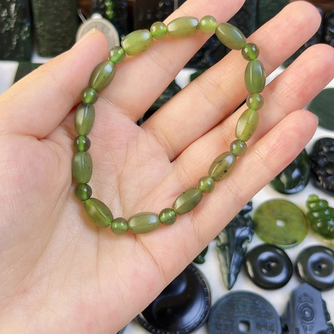 未镶嵌蛇纹石玉颈饰
