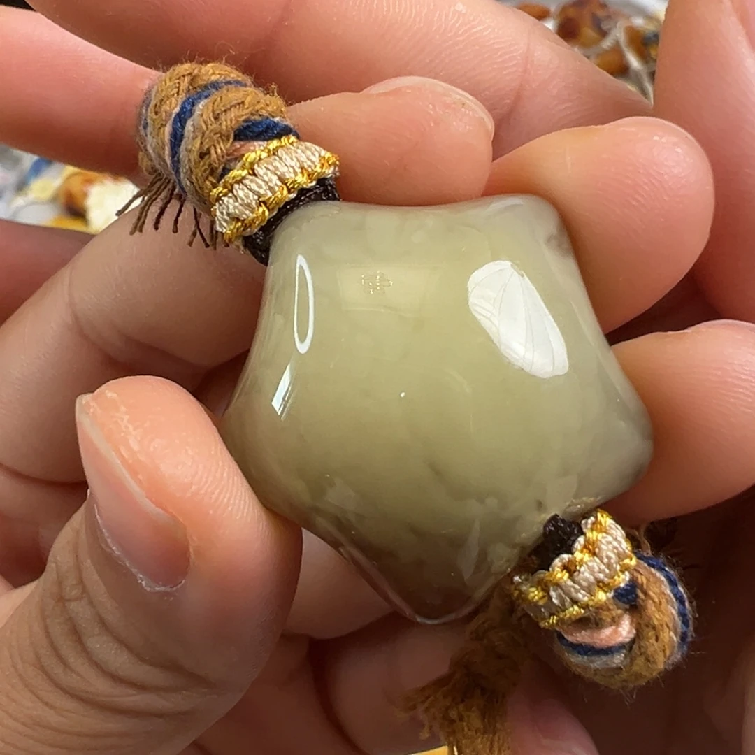 裸石蜜蜡未镶嵌蜜蜡