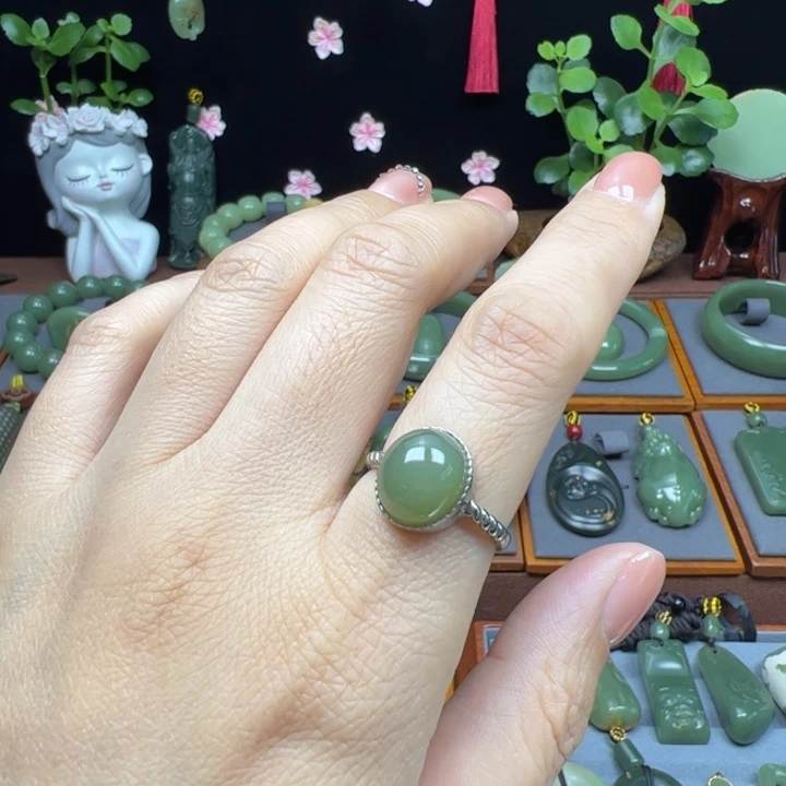 侯***上岫岩老玉（透闪石质玉）银S925镶嵌戒指