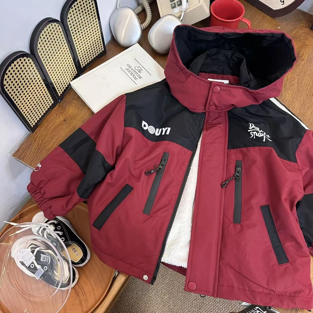 A5810男女童潮流洋气时尚休闲百搭秋冬季黑红拼色加毛冲锋衣