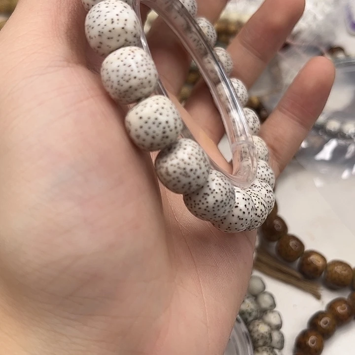 吊坠星月菩提99。