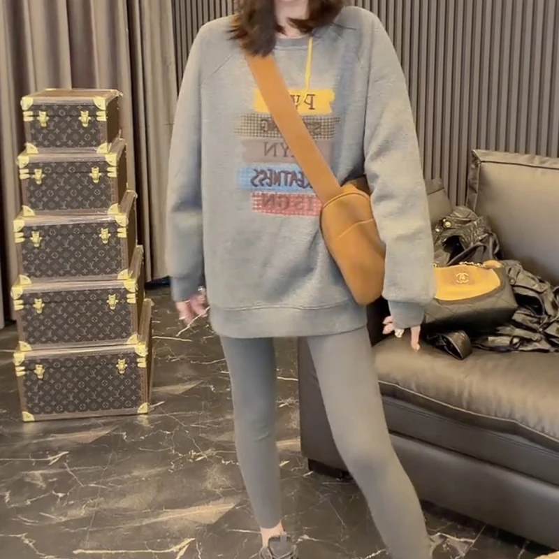 2025秋季新款韩版潮流灰色圆领字母休闲卫衣大码宽松舒适长款上衣