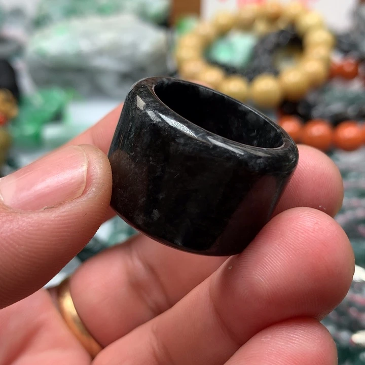 翡翠颈饰未镶嵌保真天然a货翡翠