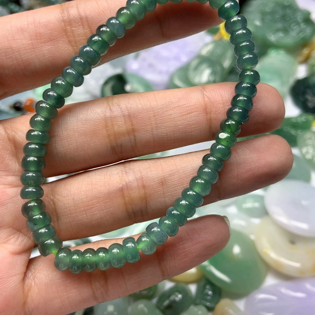 翡翠颈饰未镶嵌天然翡翠