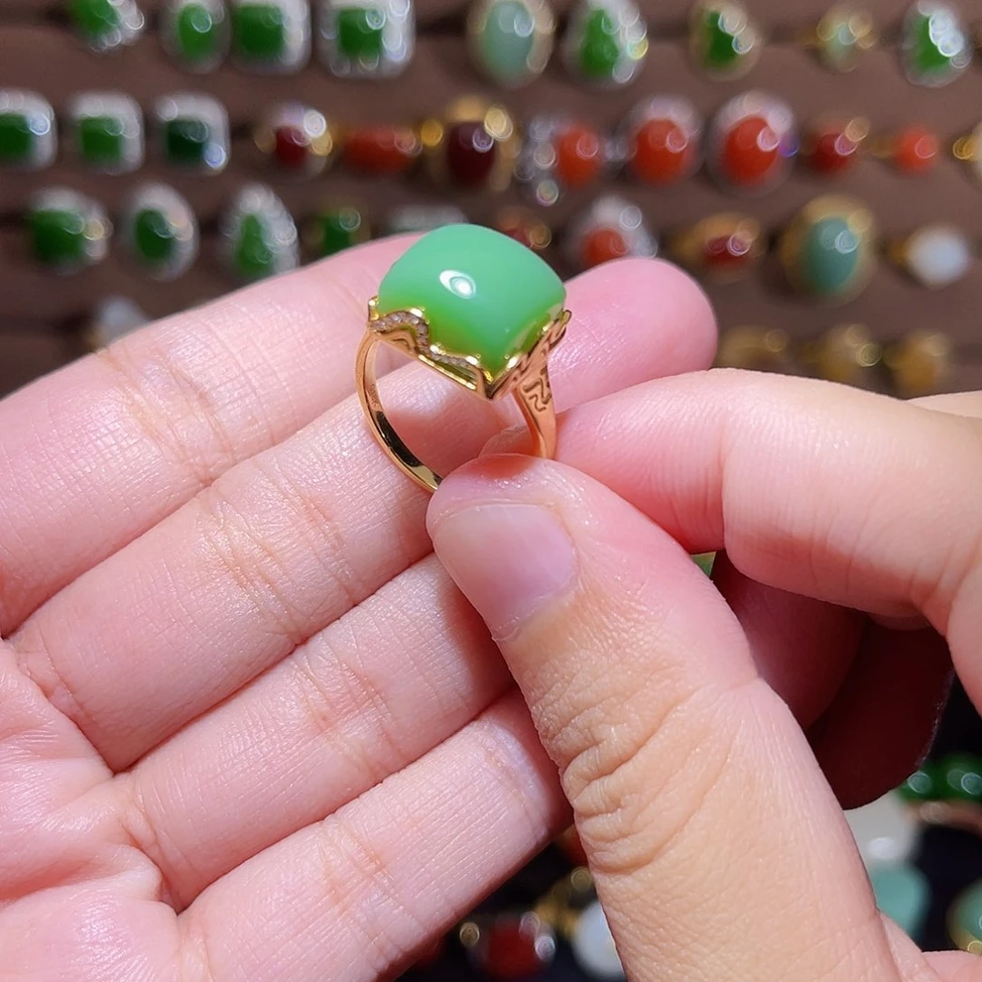 和田玉戒指18K金镶嵌