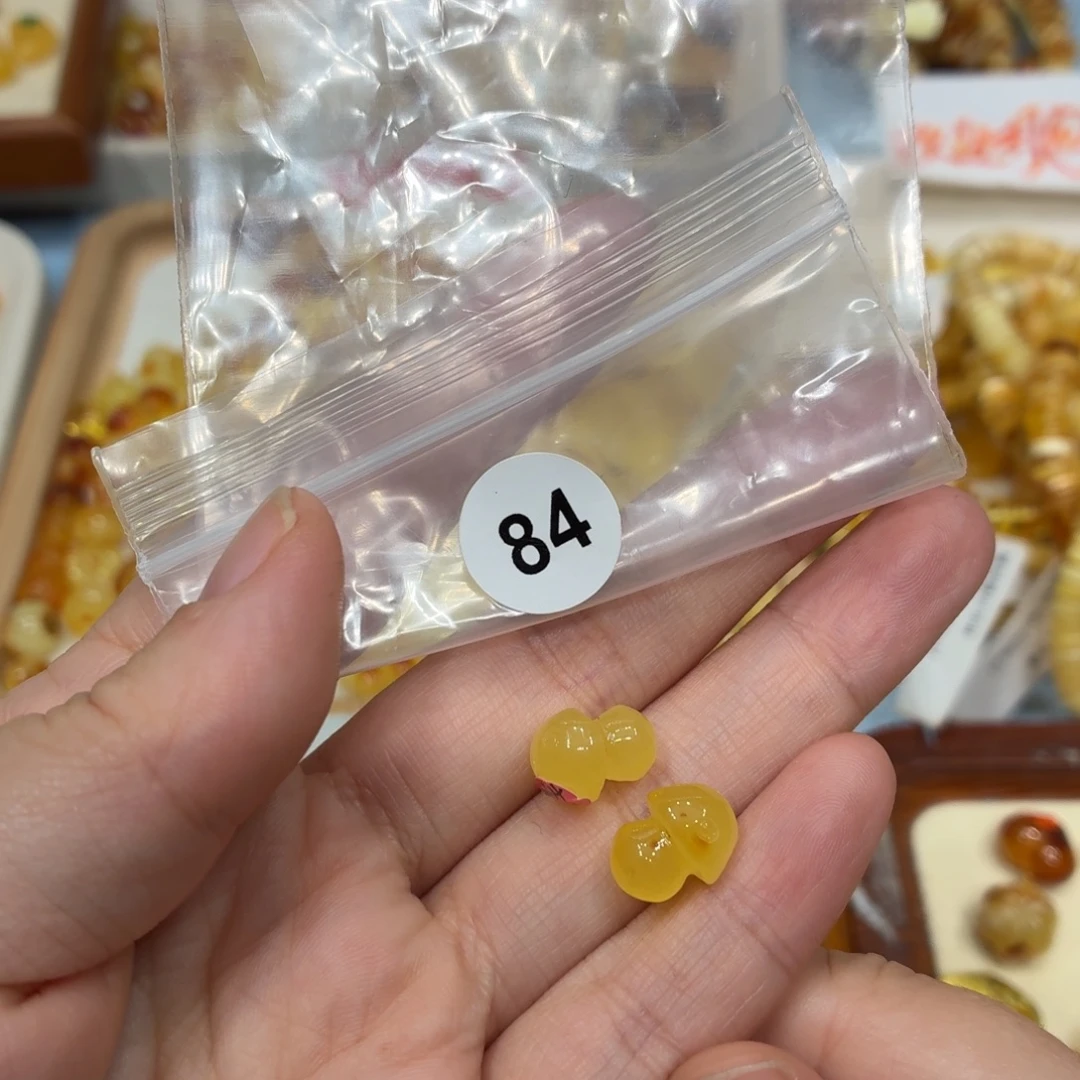 琥珀未镶嵌珠宝奇石