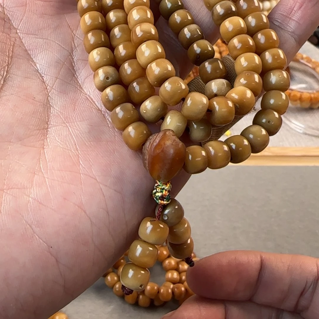 星月菩提吊坠小*嘴满月玉化脖挂