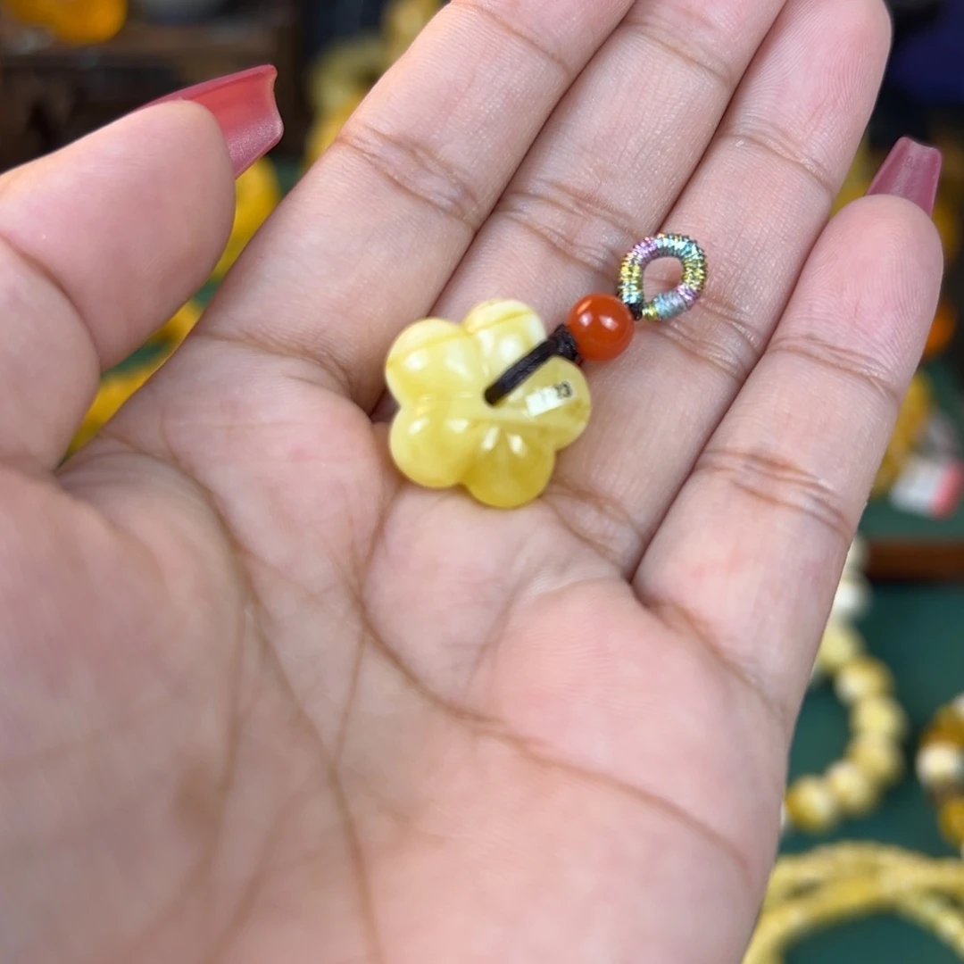 未镶嵌琥珀珠宝奇石