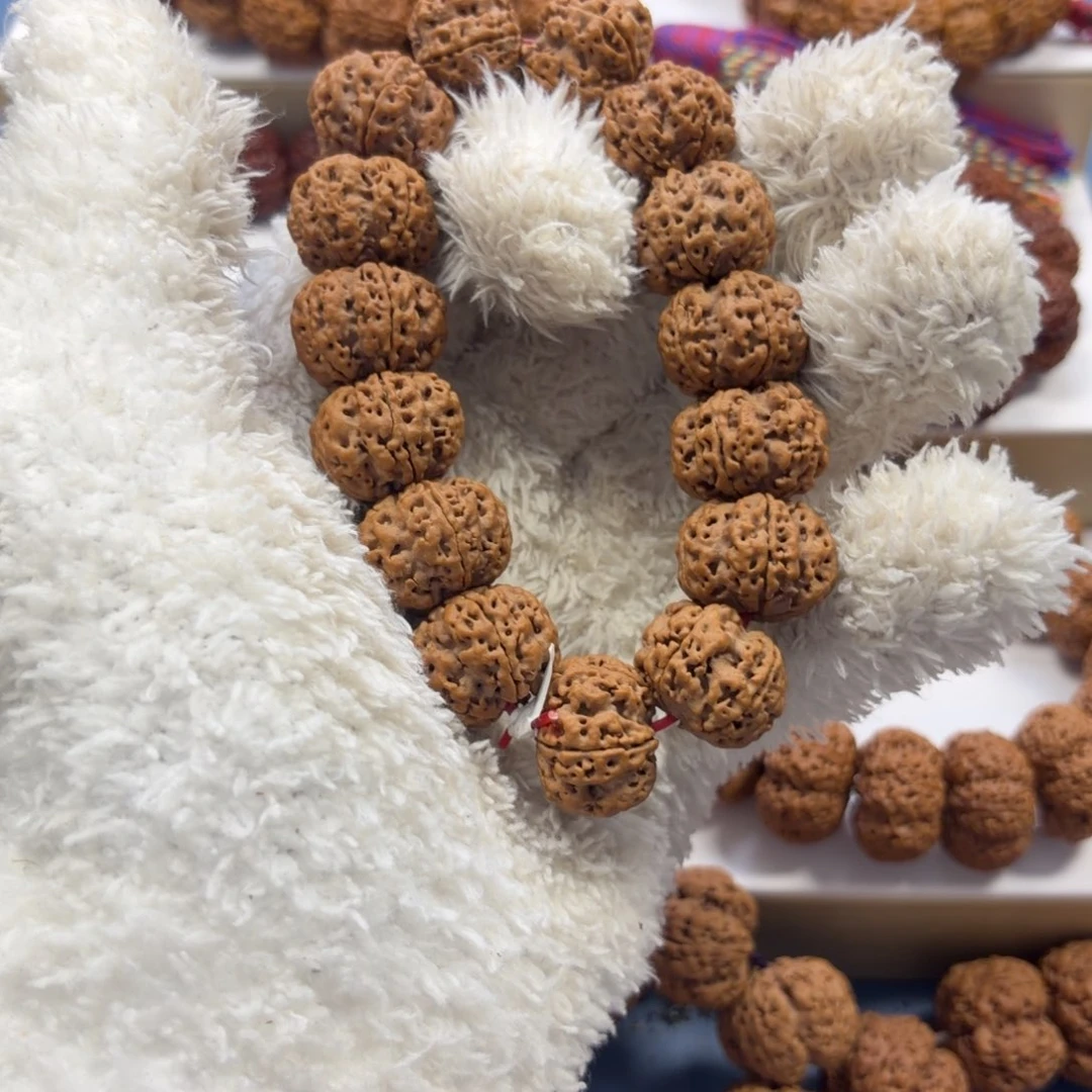 寅****吊坠金刚菩提纽扣梅花