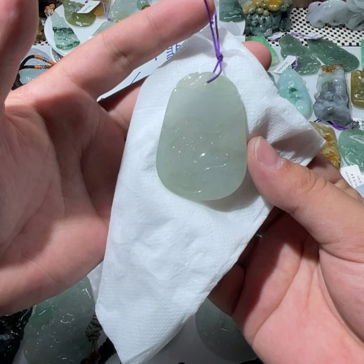 翡翠颈饰未镶嵌天然