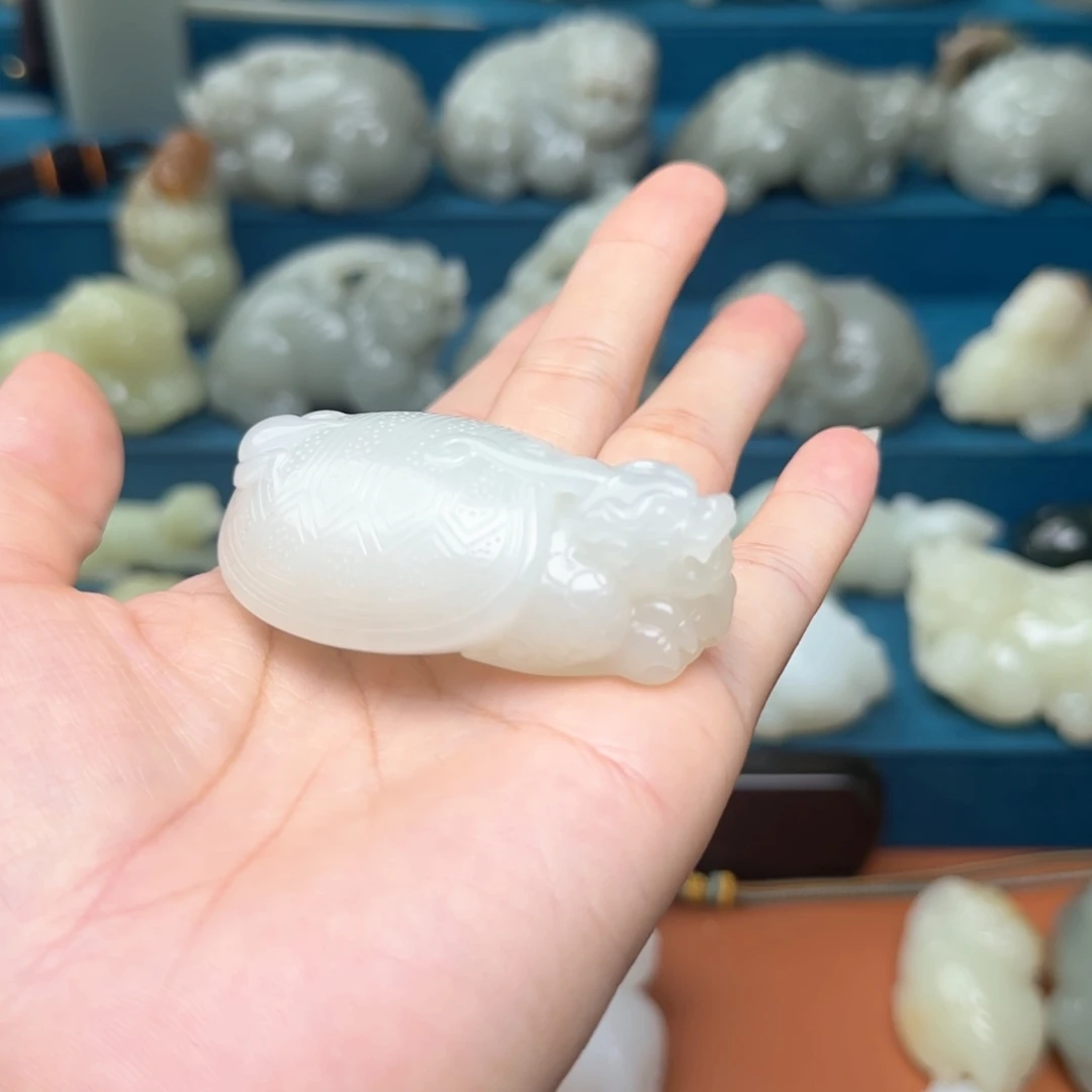 未镶嵌和田玉（糖玉）挂件