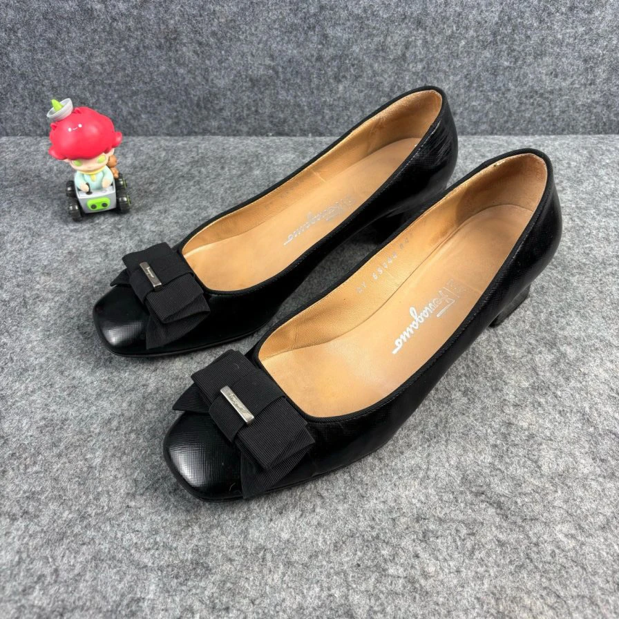 95新 FERRAGAMO/菲拉格慕 黑色蝴蝶结低跟鞋 37.5码 YLP1510