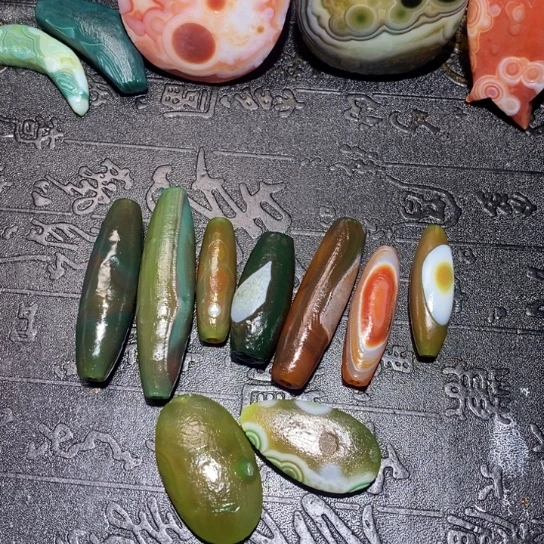 石英质玉未镶嵌珠宝半成品雾**花