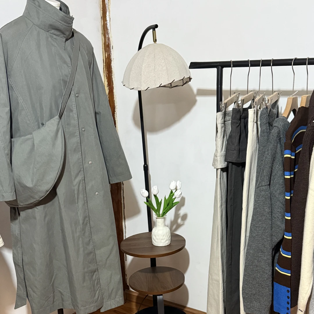 韩系撞色条纹圆领针织衫女秋冬复古拼色纽扣长袖打底设计感小众