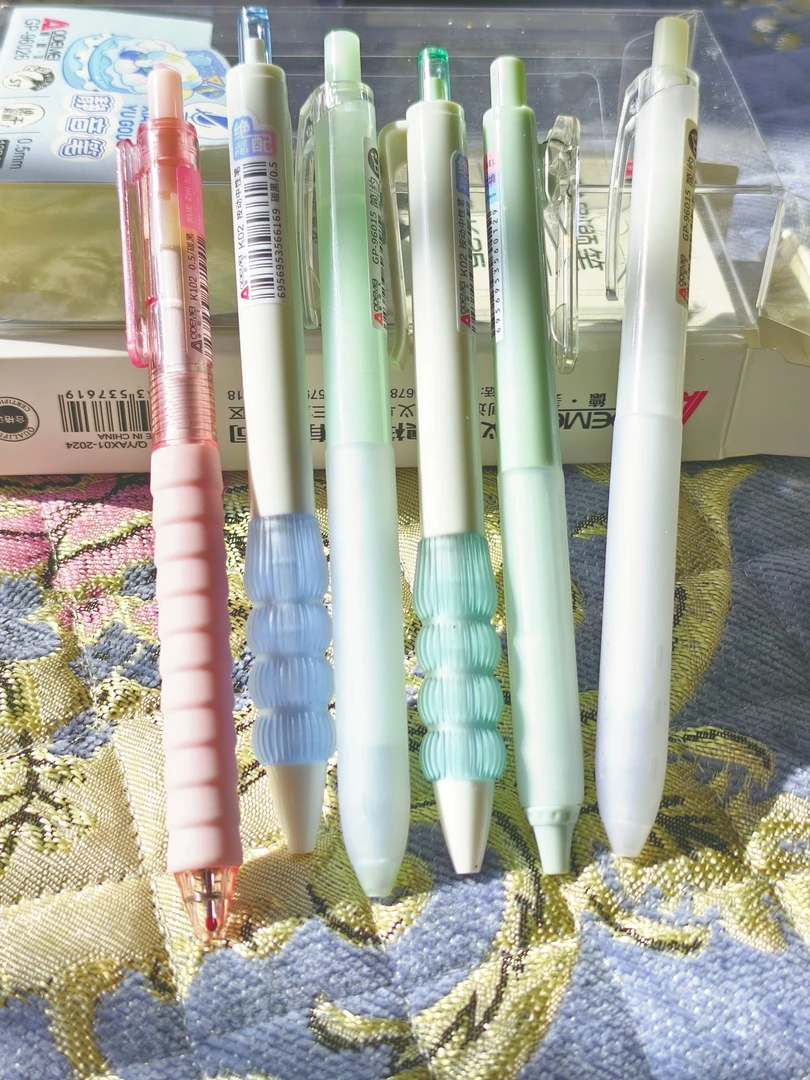 解压刷题笔握速干按动中性笔