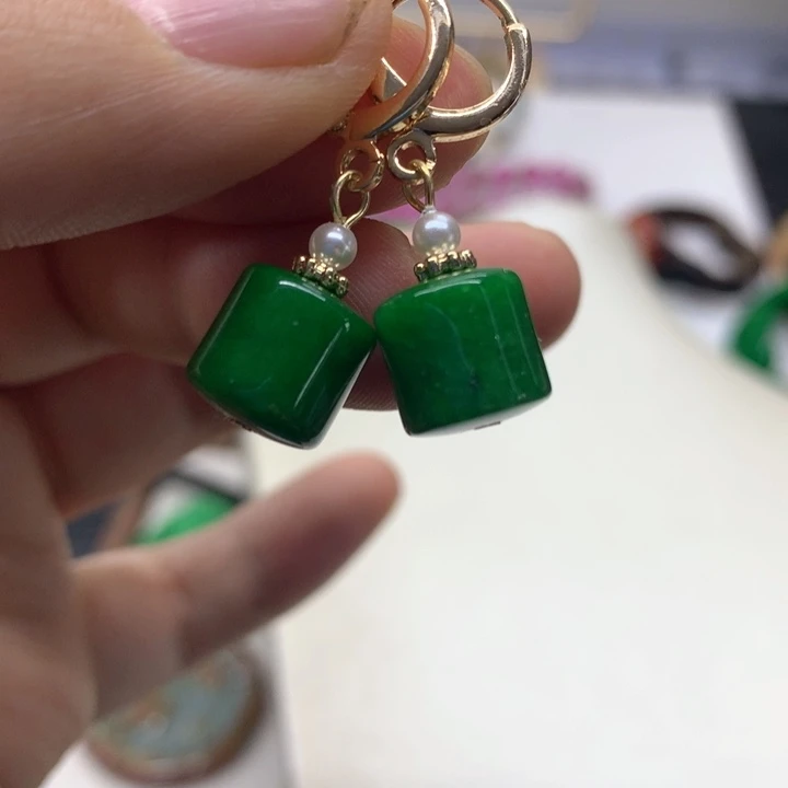 颈饰未镶嵌翡翠吊坠