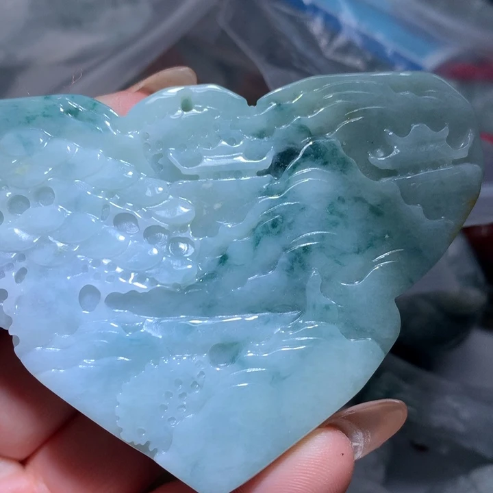 翡翠未镶嵌颈饰保真提然A货翡翠