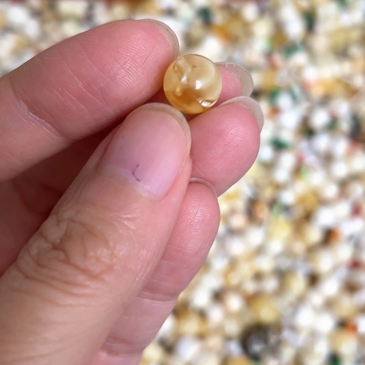 未镶嵌蜜蜡裸石9mm一个