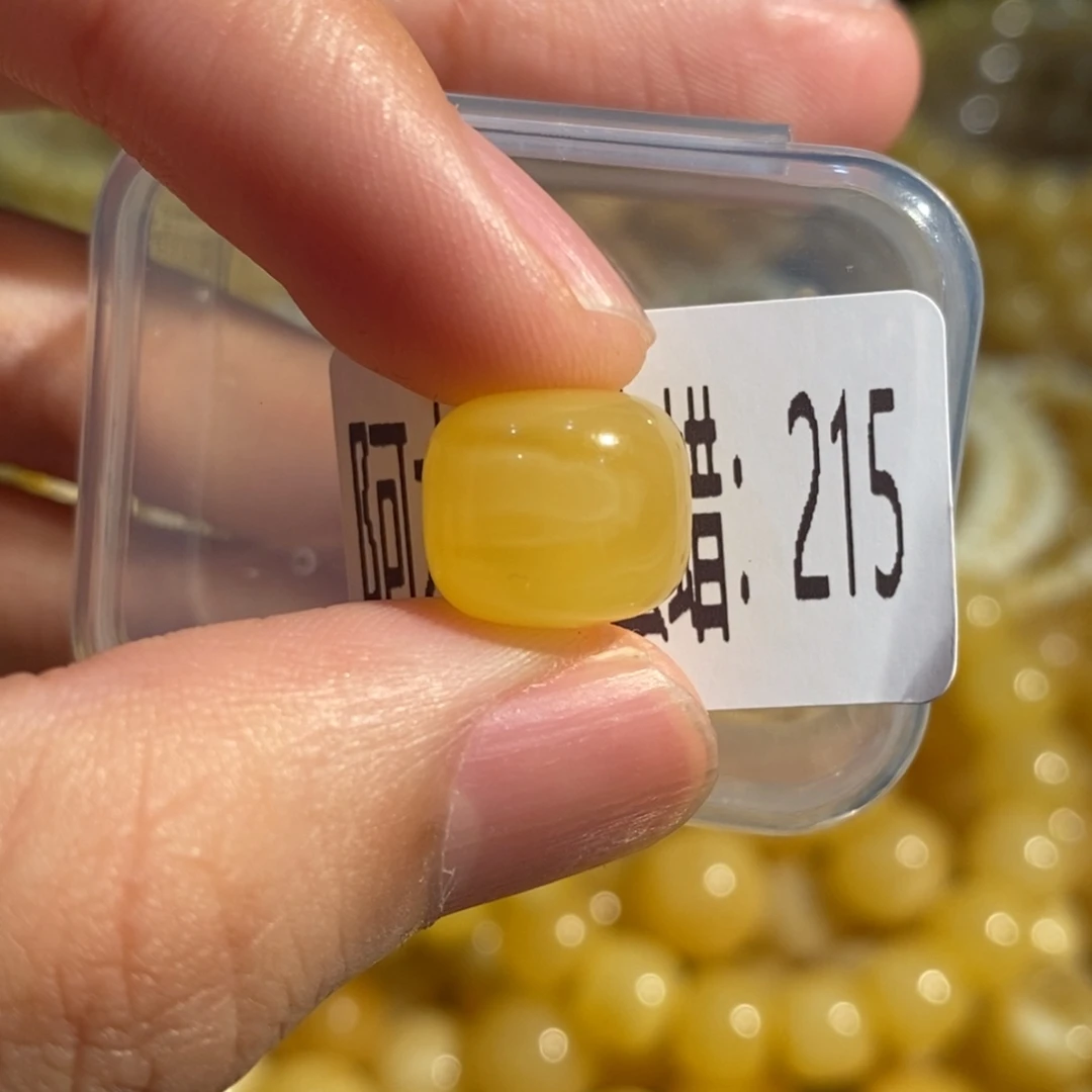 蜜蜡未镶嵌珠宝奇石215