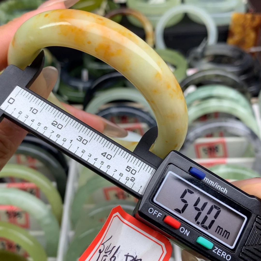 蛇纹石玉未镶嵌手镯546