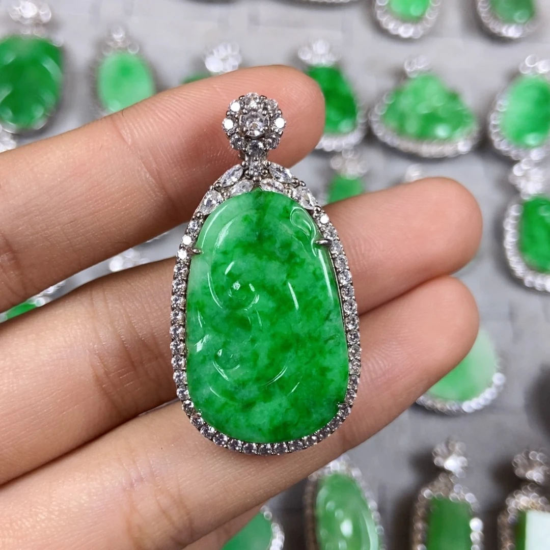 颈饰未镶嵌翡翠如意