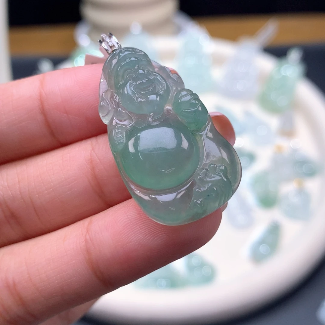 颈饰18K金镶嵌翡翠财神