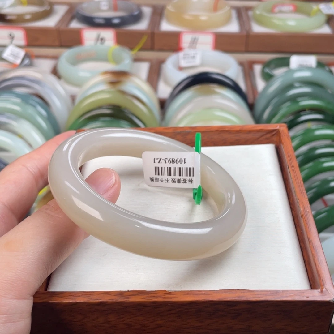 【闪购商品】和田玉手镯未镶嵌55.7.11