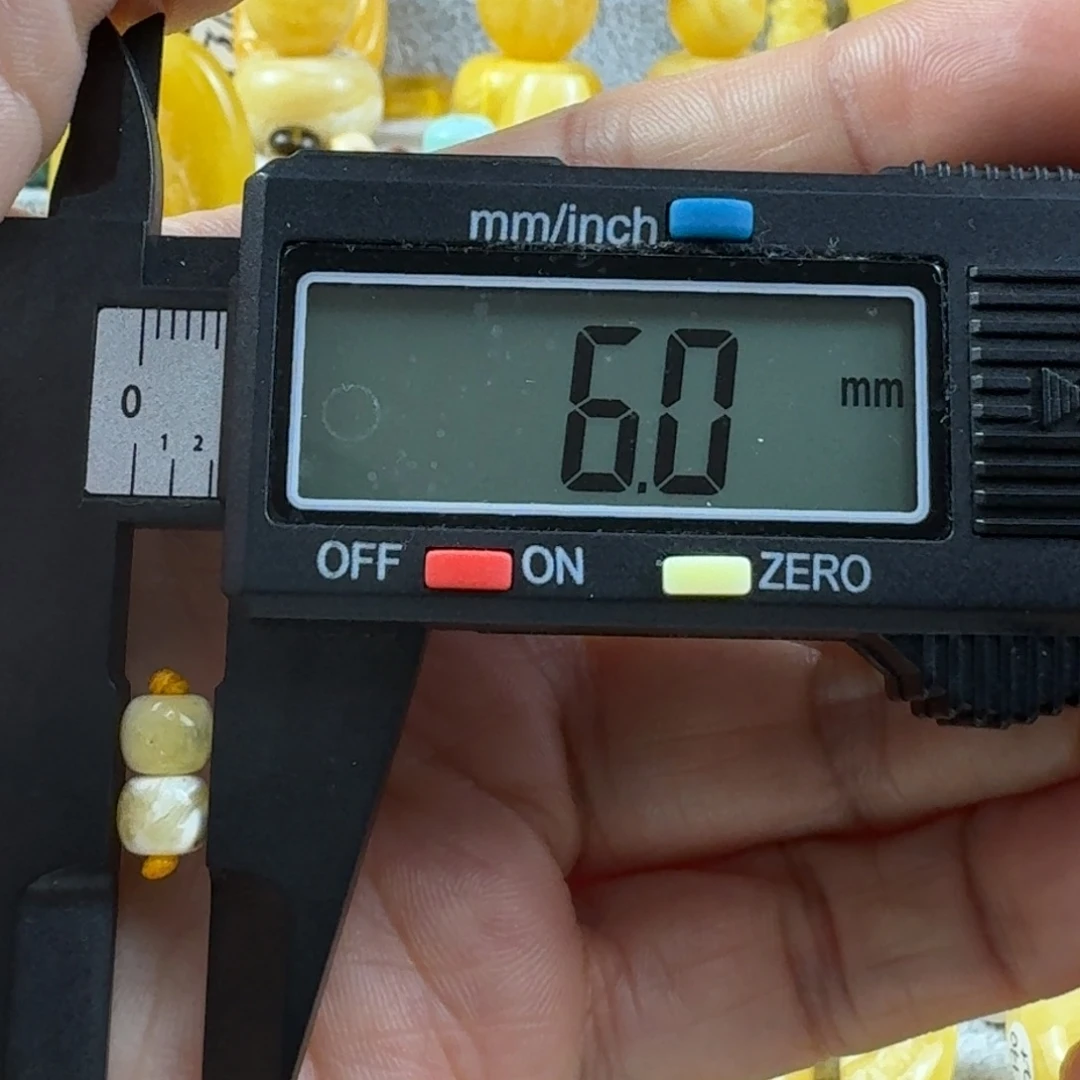 蜜蜡未镶嵌裸石38杂