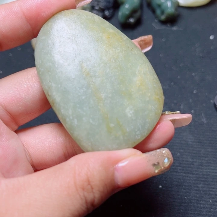 和田玉（糖玉）未镶嵌珠宝奇石