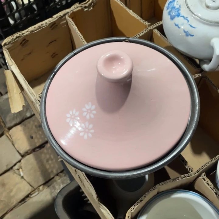 其他盘子碗砂砂锅都有