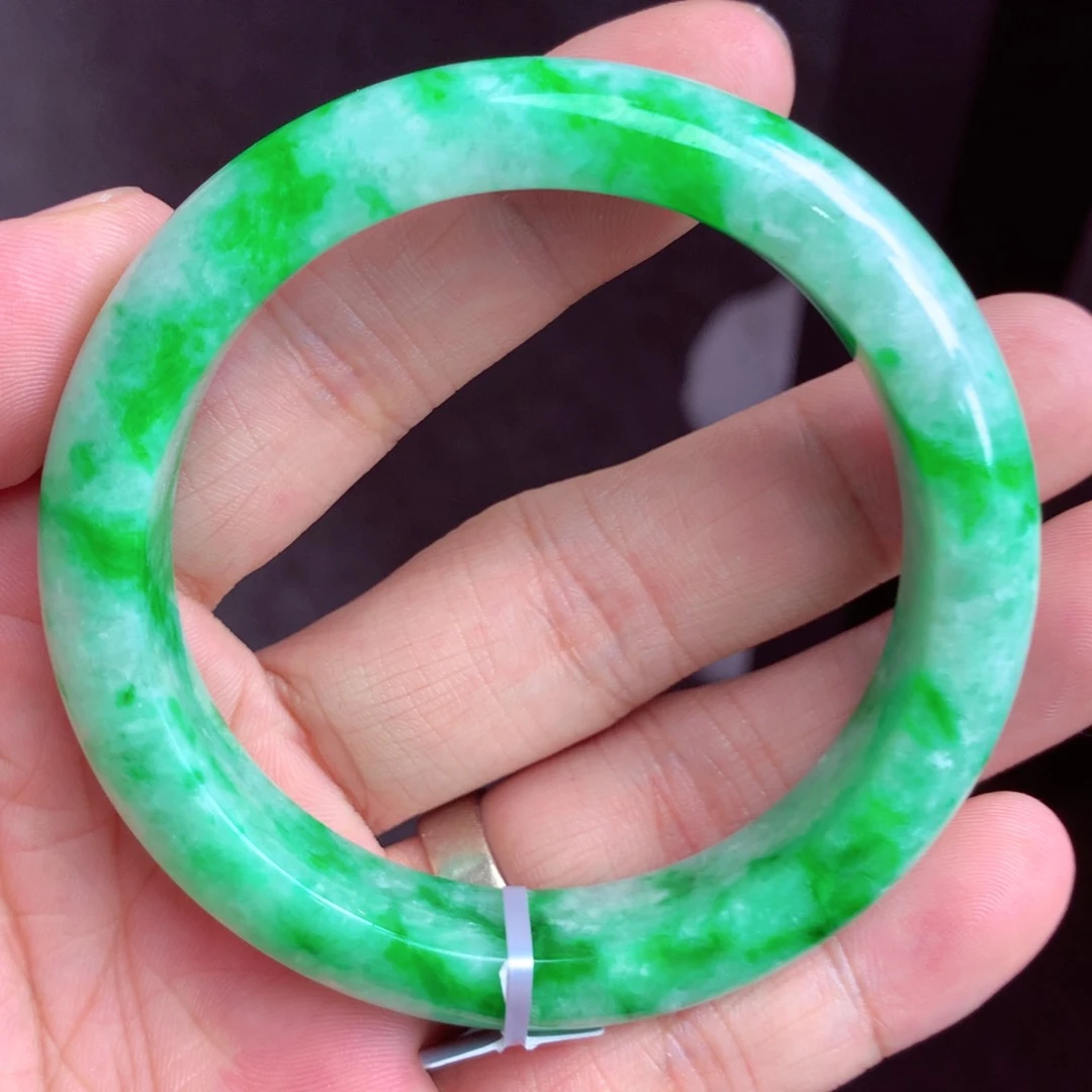翡翠手镯未镶嵌翡翠