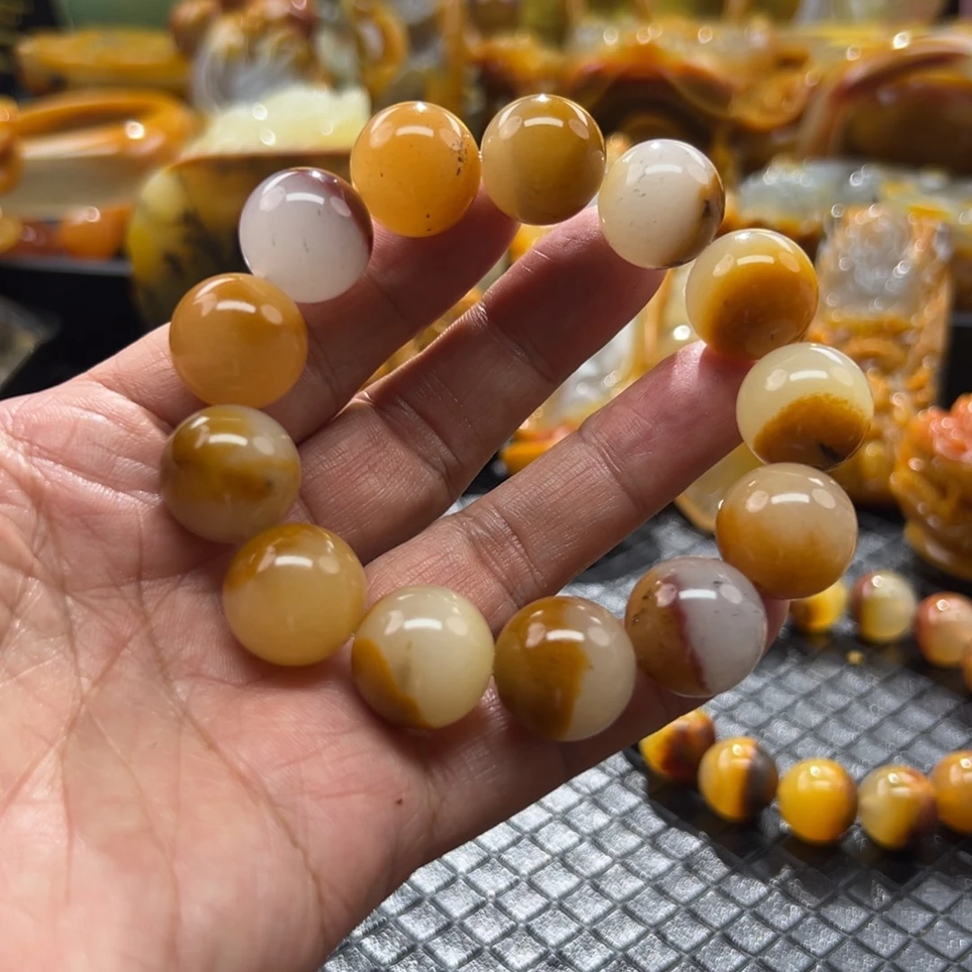 石英质玉未镶嵌颈饰