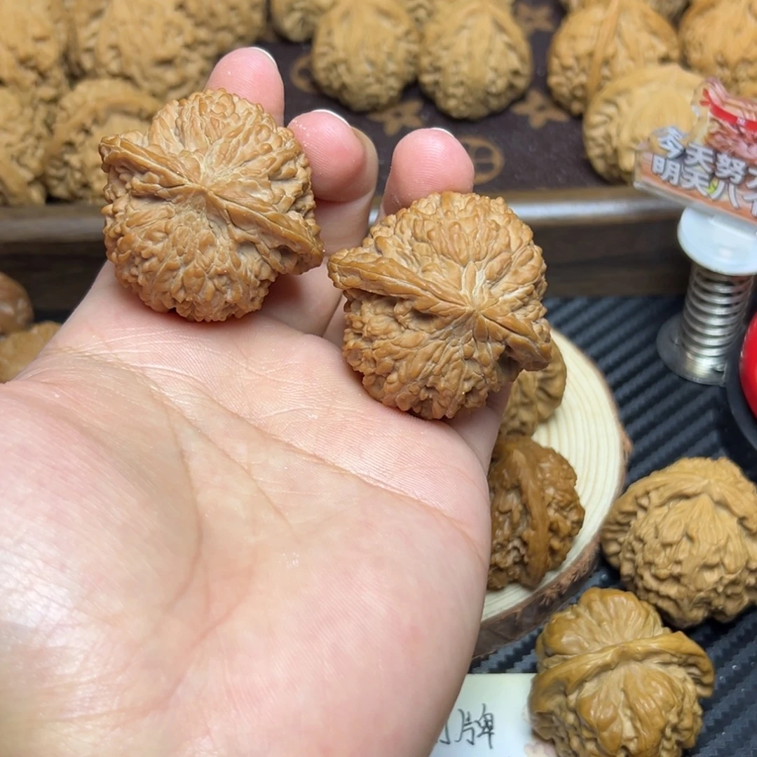 大***岸吊坠文玩核桃满天星