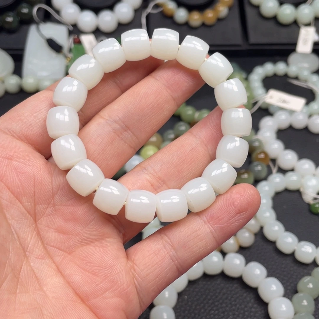 羽***风和田玉未镶嵌手链